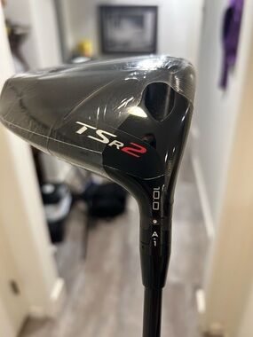 Titleist Tsr2 Driver 10* loft. Brand new